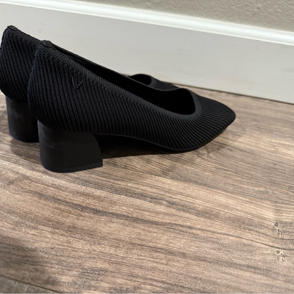 BNWOT - VIVAIA  Square Toe Block Chunky Heel Black Knit Womens Size 38 / 7
